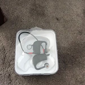 Bluetooth earphones